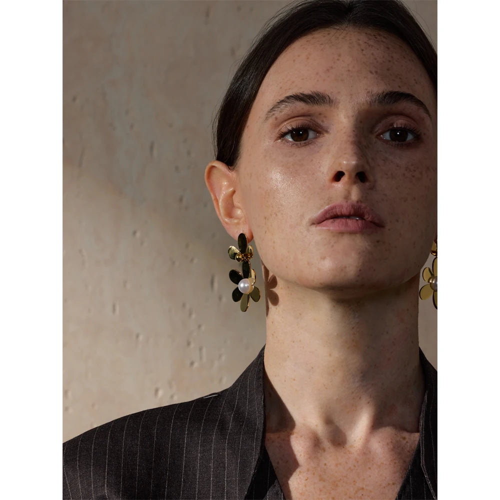 Flower Pearls Drop Earrings